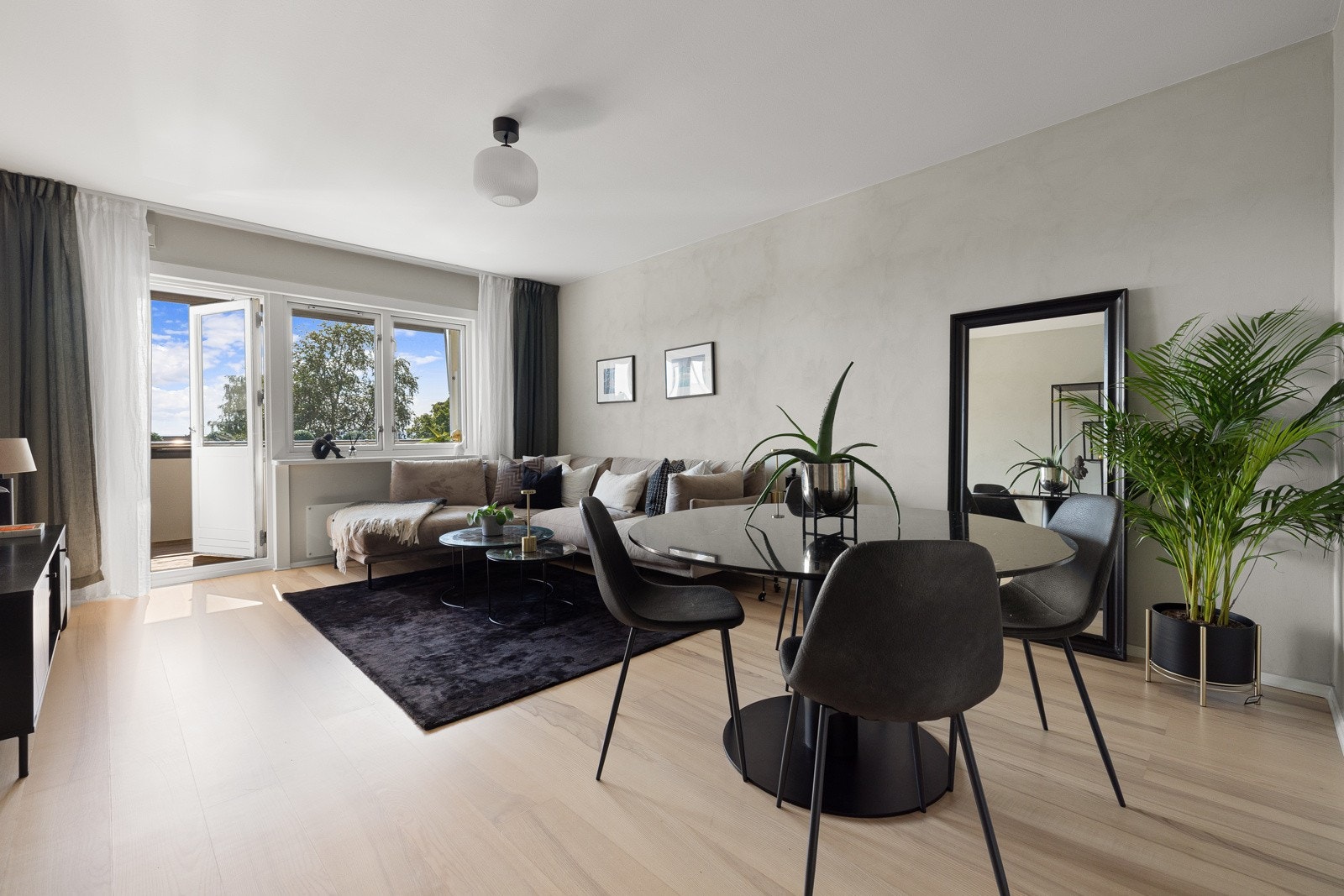 Velkommen til Grefsenveien 37! Et innbydende hjem i byggets 4. etasje. Galleribilde