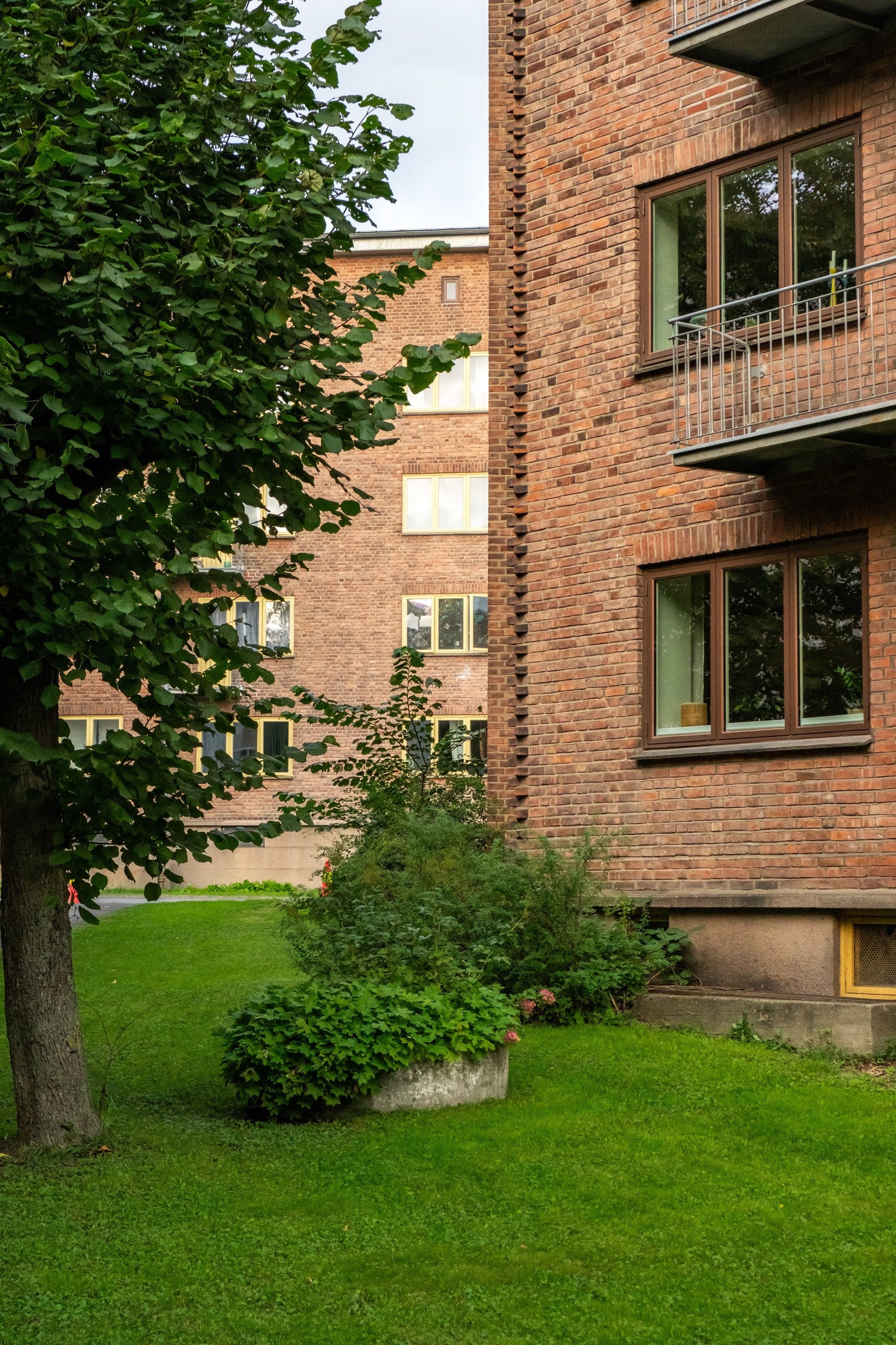 Leiligheten ligger sentralt til på Øvre Torshov i en svært høy 1. etasje. Galleribilde