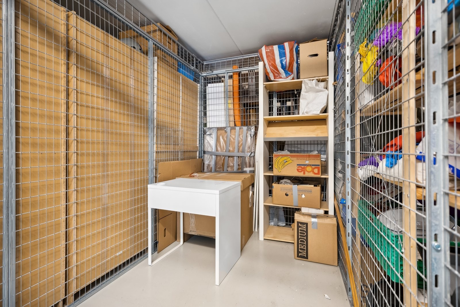 Tørr bod plassert i byggets kjeller på 5.kvm Galleribilde