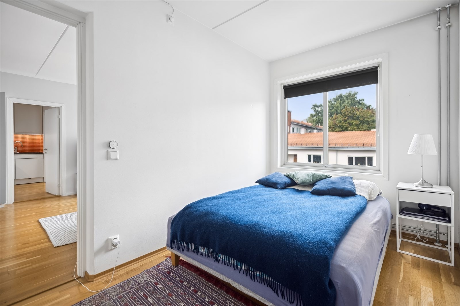 Hovedsoverom med god plass til dobbeltseng Galleribilde