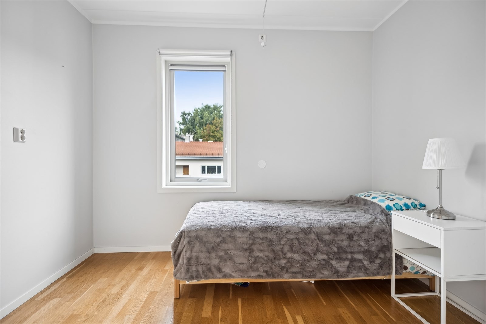 Soverom 2 er på 6kvm med gode muligheter for flere innrednings muligheter. Galleribilde