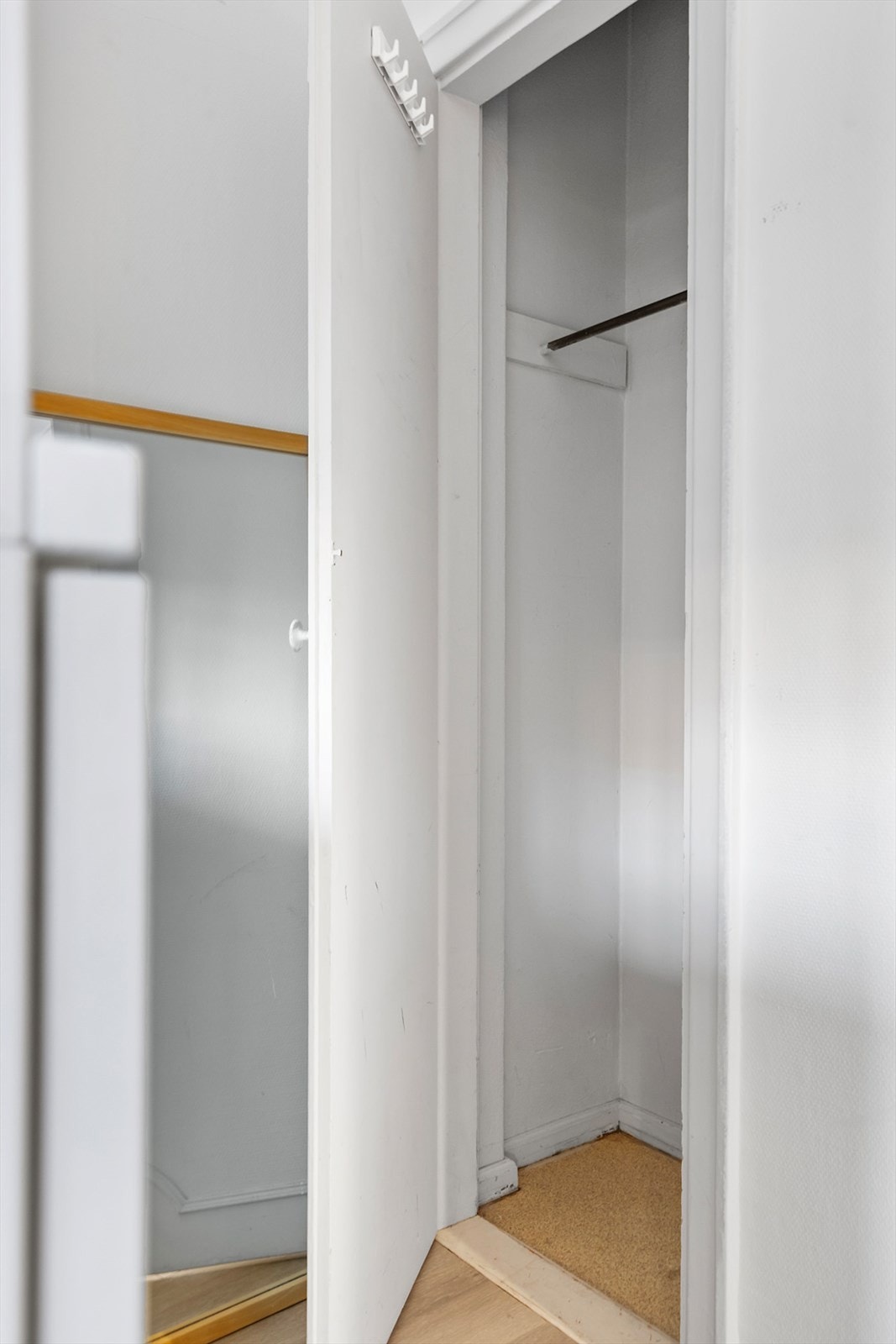 Praktisk kott hvor man kan oppbevare støvsugeren og alt annet man bruker i det daglige Galleribilde