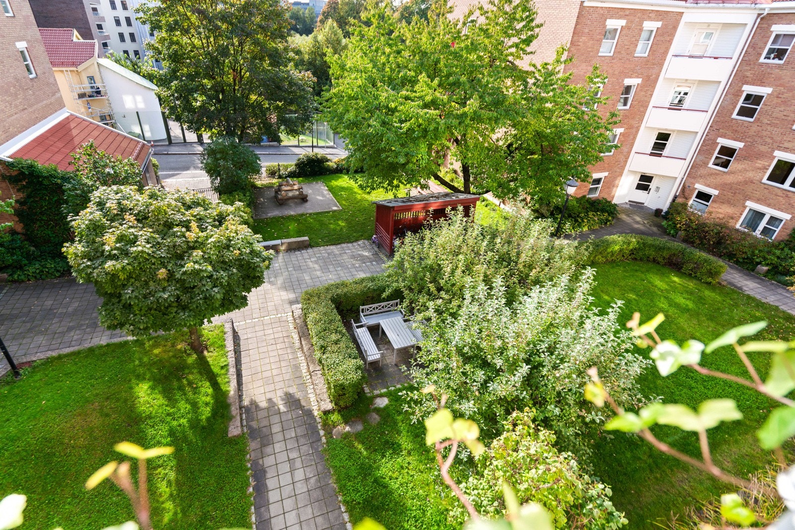 Utsikt til den prisbelønte bakgården. Galleribilde