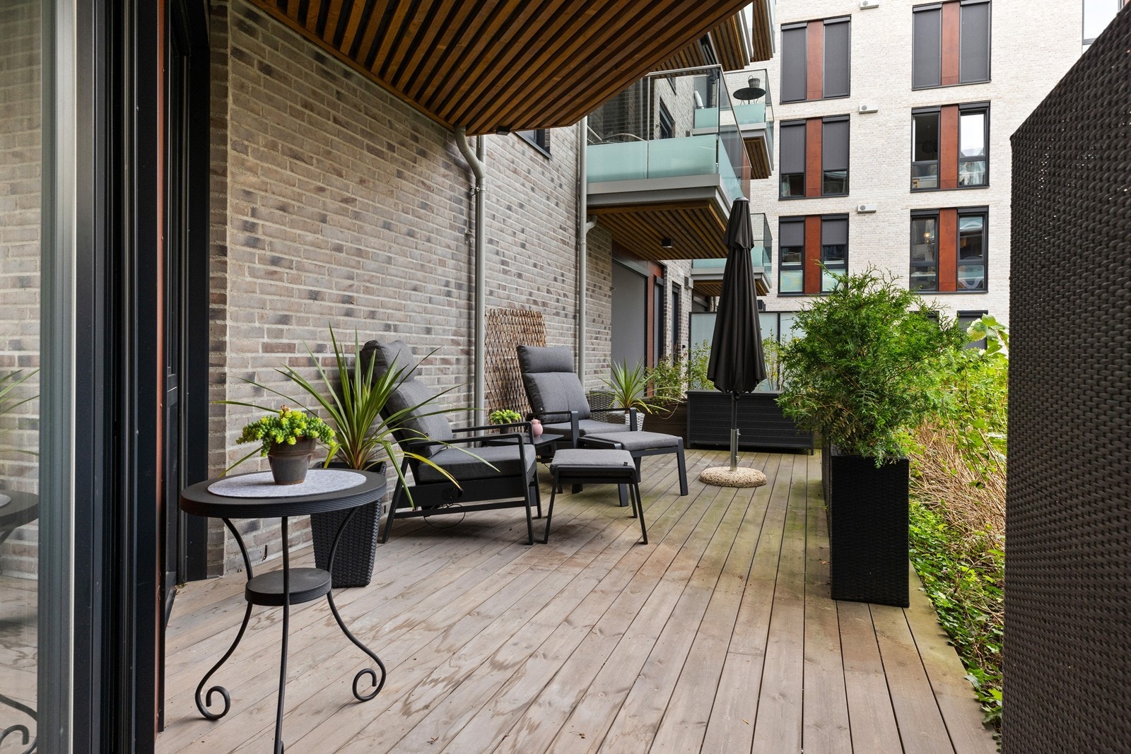 Terrassen er delvis overbygd og er 20 m² Galleribilde