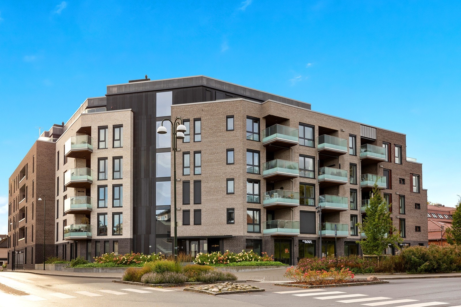 Fra hovedinngang som ligger ut mot Kirkegata/Glengsgata. Galleribilde