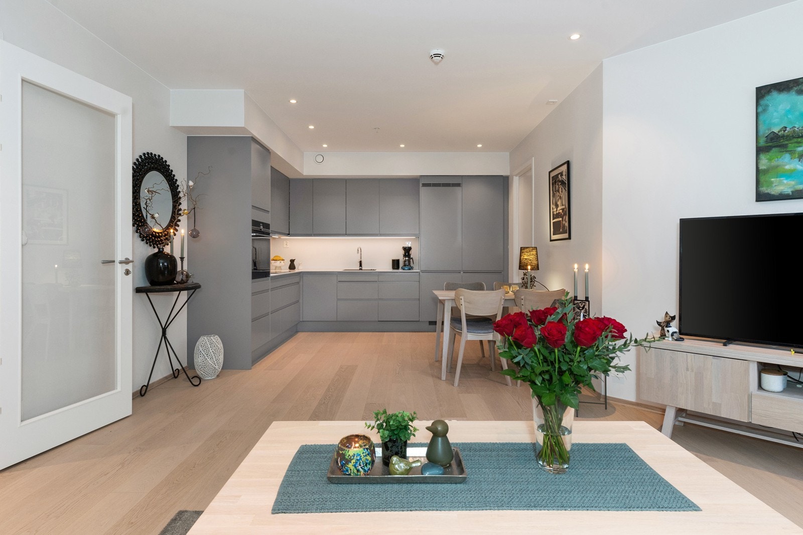 Kjøkkenet har innredning fra Sigdal Galleribilde