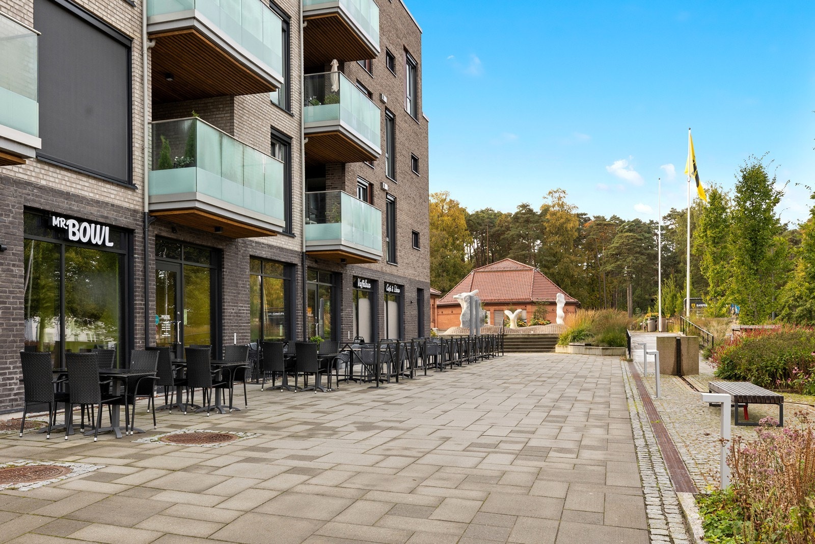 Mr. Bowl og Vaffelbua ligger i samme bygg som sameiet. Galleribilde