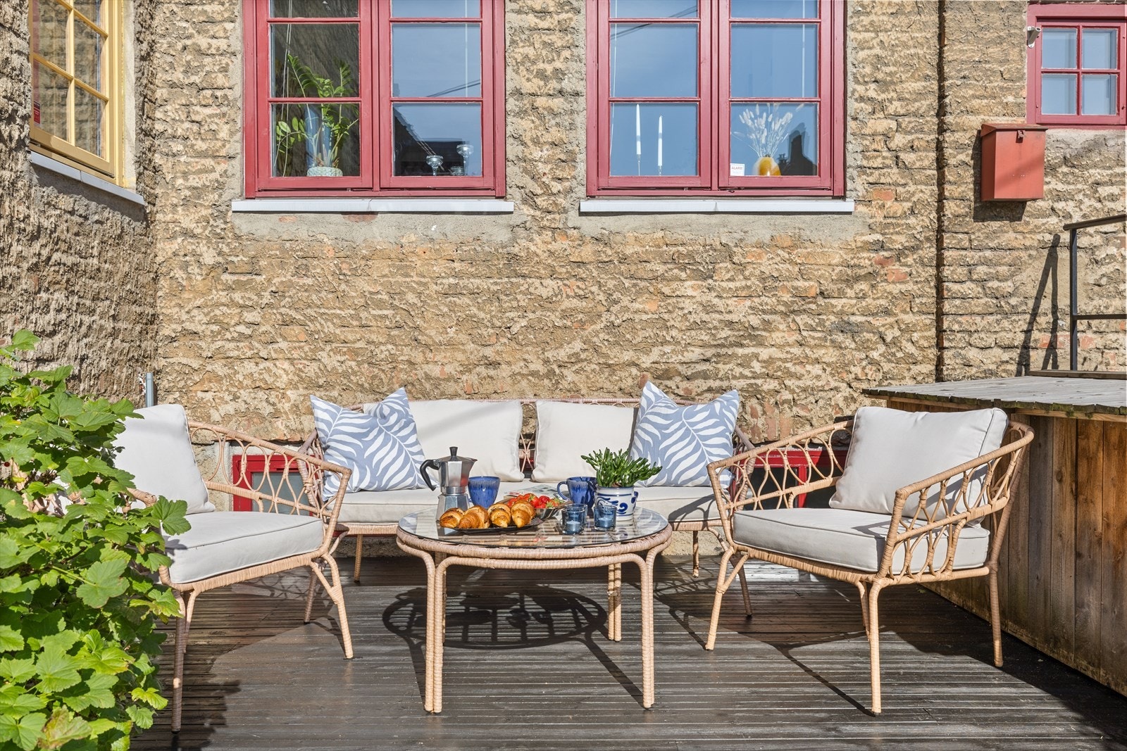 Her kan du innrede med både sittegruppe, grill og annen utendørs møblement. Galleribilde