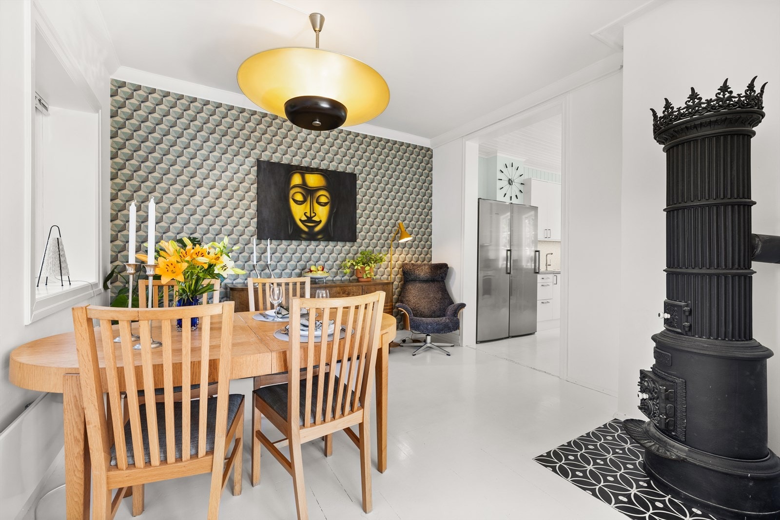 Spisestue med god plass til spisebord og tilhørende møblement. Galleribilde