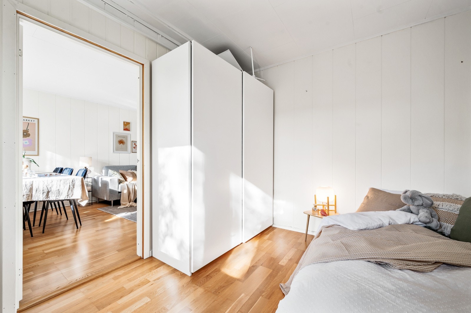 Også her har du et stort garderobeskap. Galleribilde