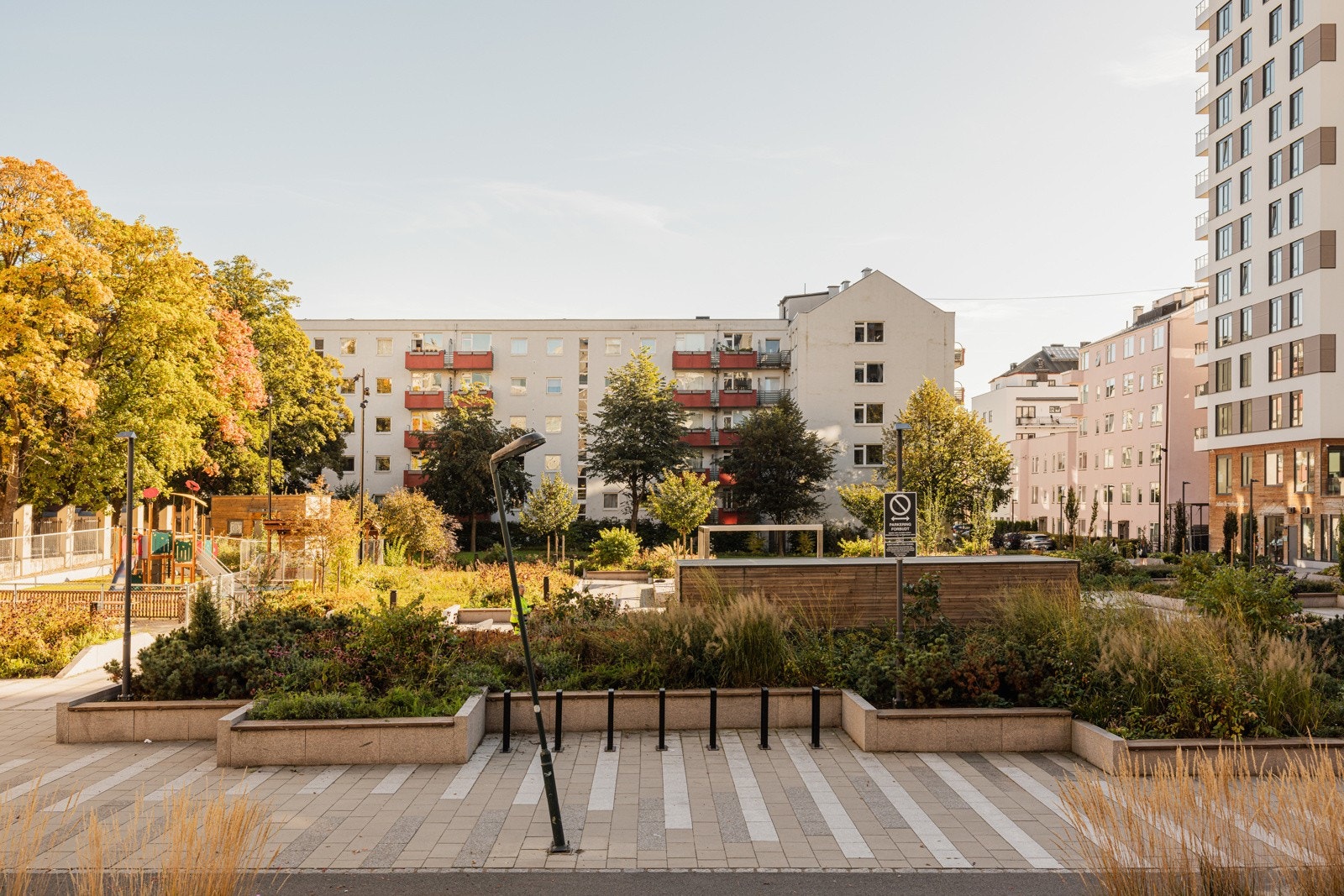 Sameiet har flotte, parkmessige fellesarealer til glede for beboerne. Galleribilde