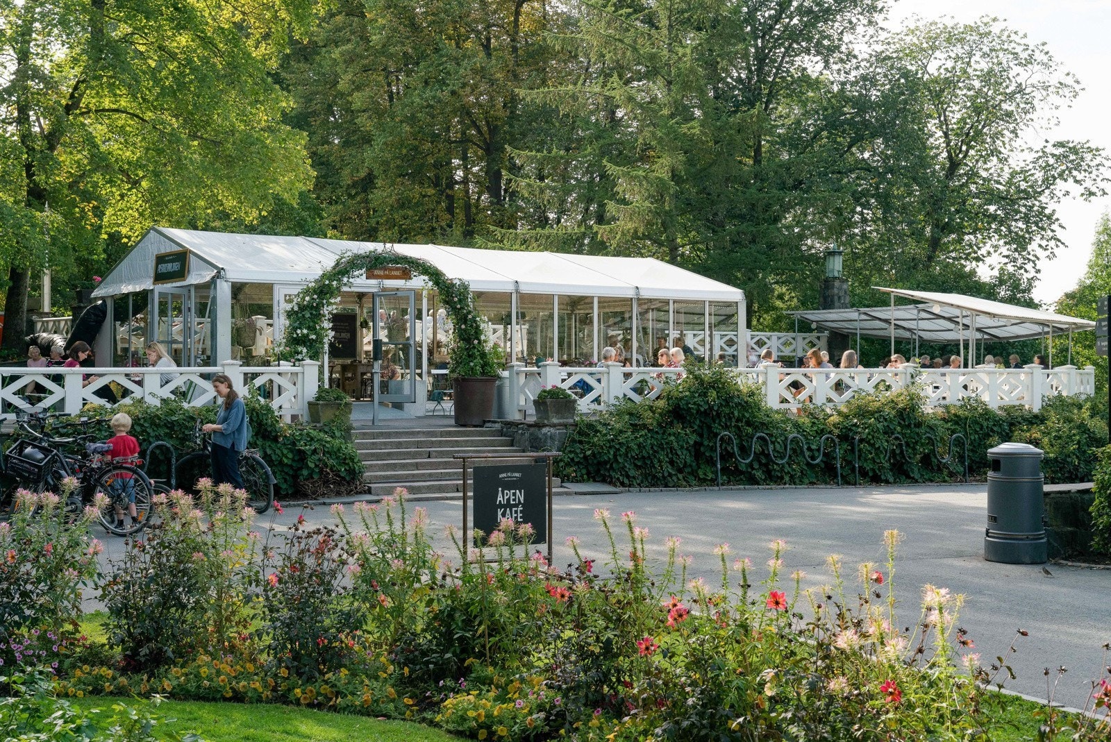 I Frognerparken finnes det flere populære serveringssteder, som for eksempel Anne på landet. Galleribilde