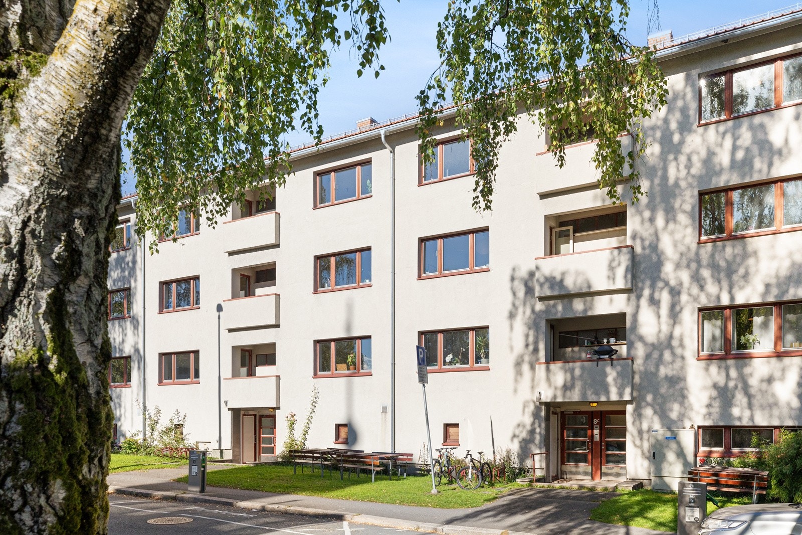 Leiligheten har en fantastisk og sentral beliggenhet, men samtidig i trafikkstille omgivelser med Ilaparken og Akerselva som nærmeste nabo Galleribilde