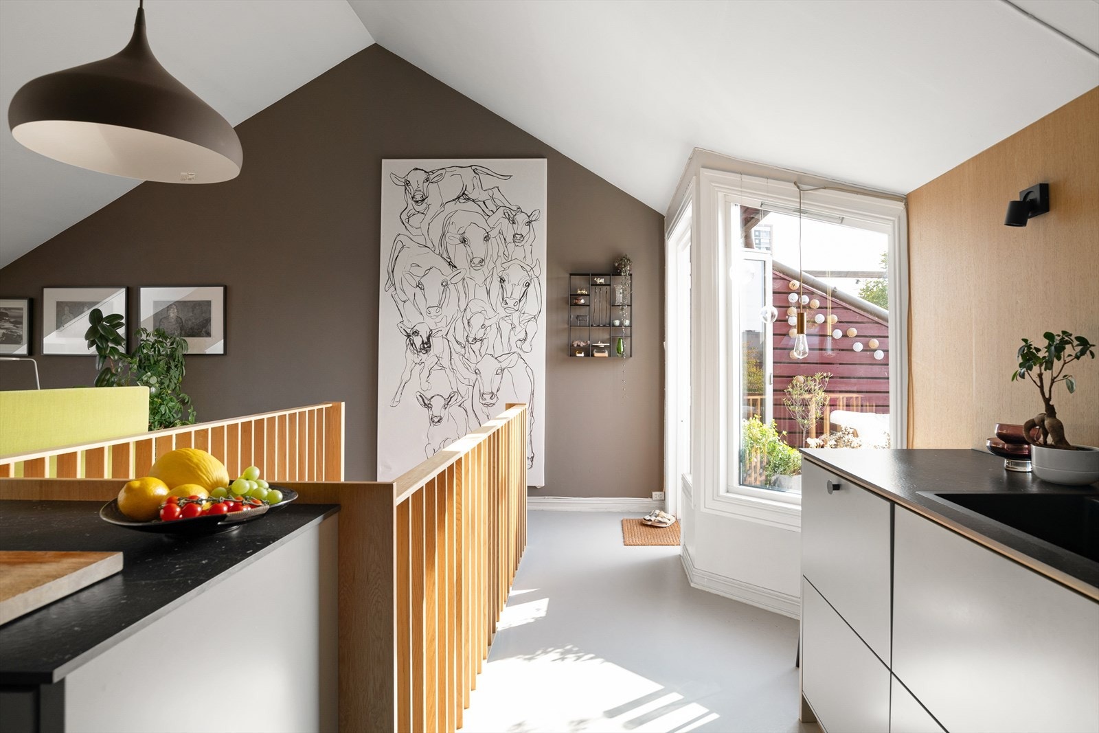 Hva har strømforbruk ditt vært sommer og vinter? Selgers svar: I 2023 brukte jeg totalt 6300 kWt. I sommerhalvåret 150-300 kWt per måned, på vinteren 850-1200 kWt per måned. Galleribilde