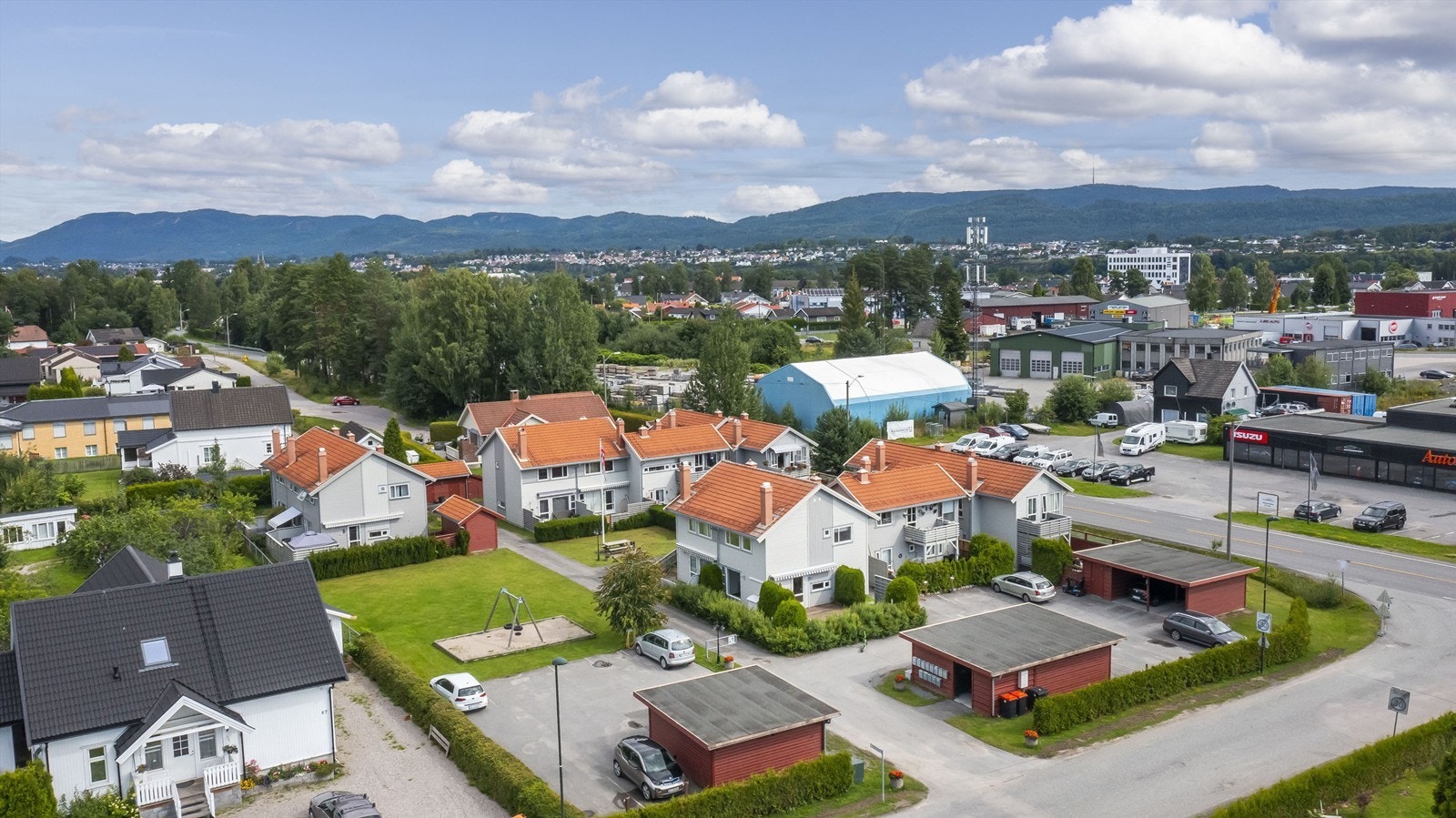 Praktisk andelsleilighet over to plan i vertikaldelt tomannsbolig. Galleribilde