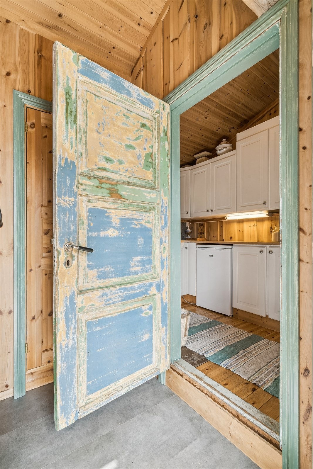 Entré og dør med herlig patina. Galleribilde