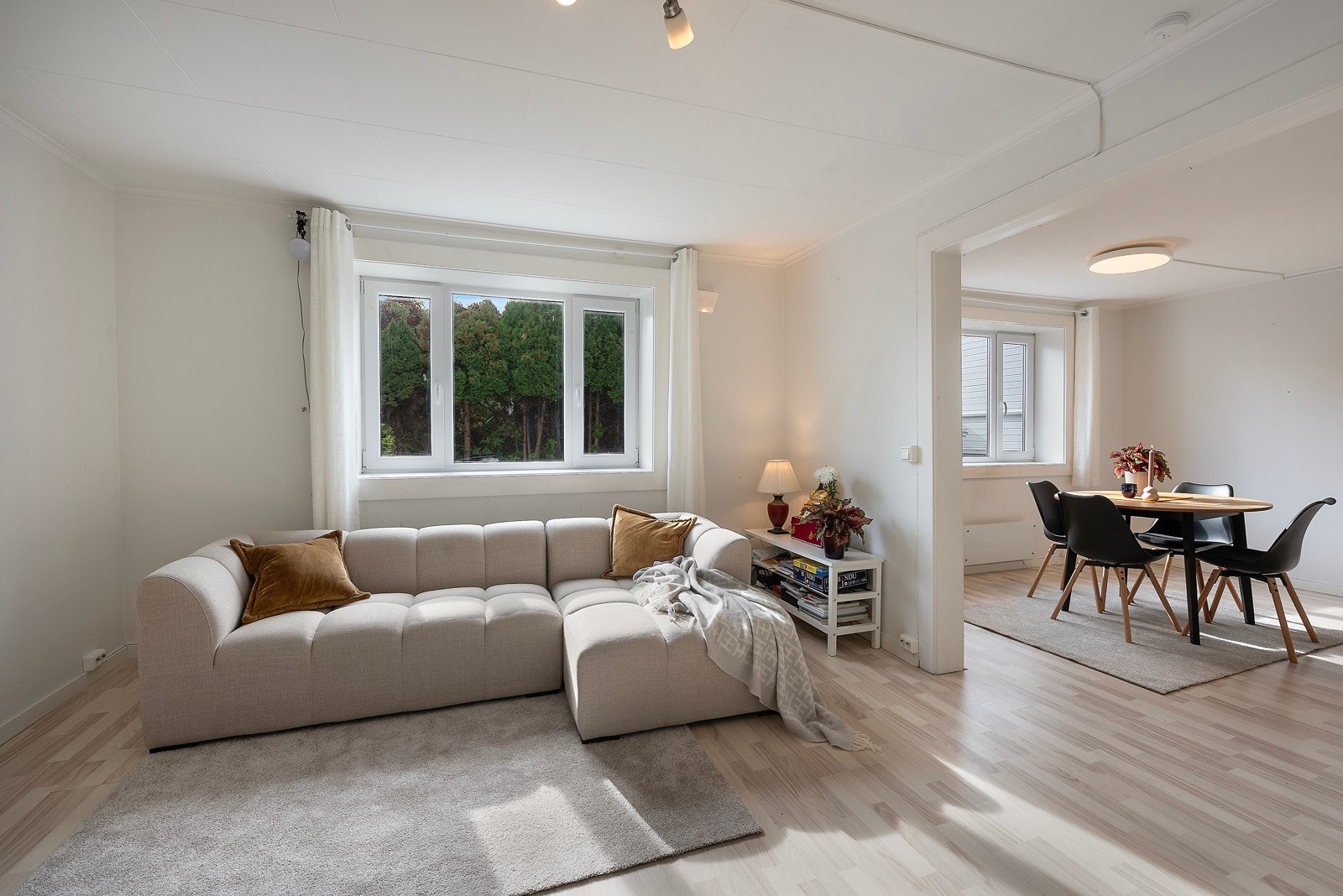 Eie Tønsberg v/Tuva Omberg Melsom presenterer Jernbanegata 15A! Galleribilde