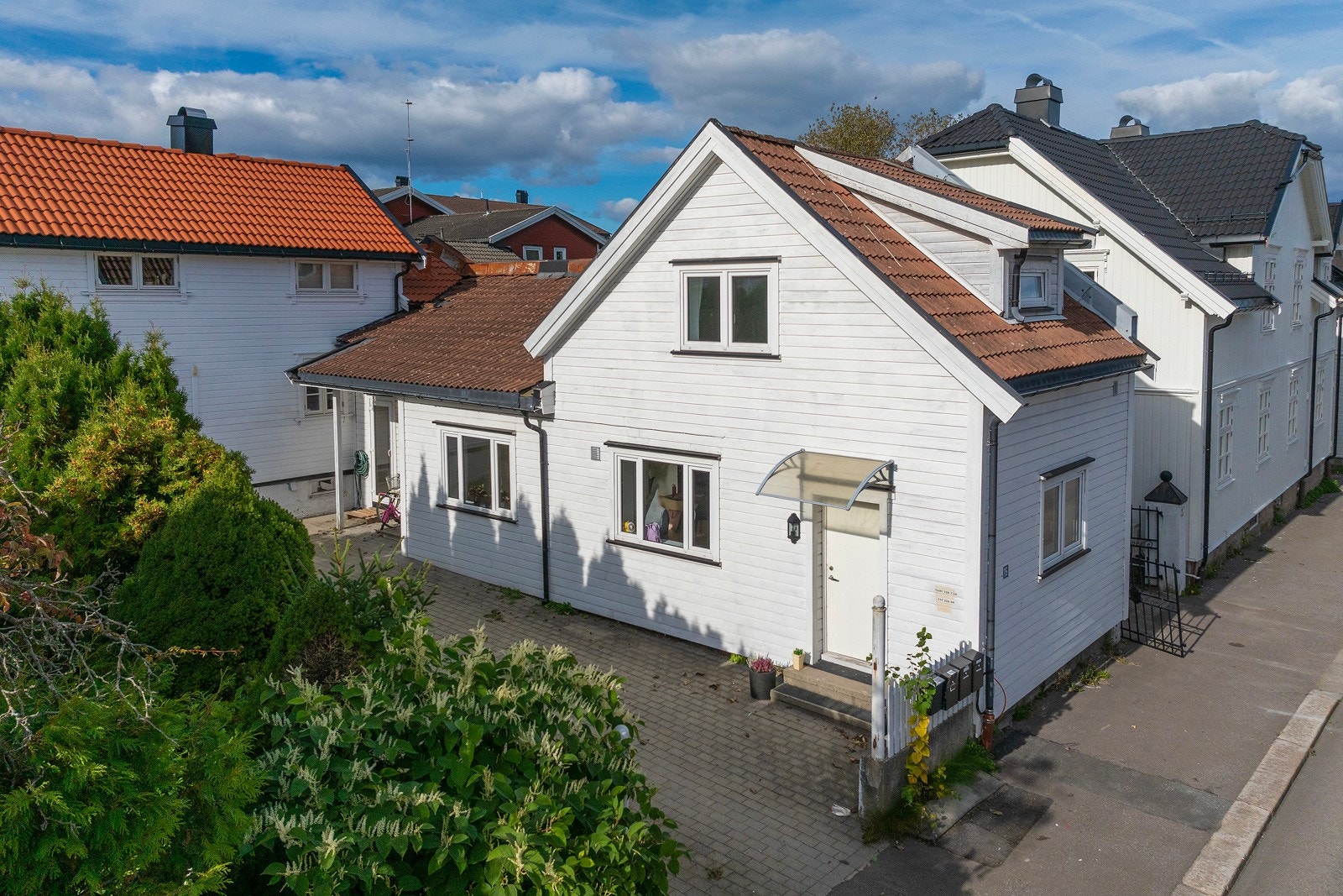 Denne koselige eneboligen med sin sentrale plassering i Horten er ideell for deg som ønsker å bo i nærhet til alt byen har å tilby Galleribilde