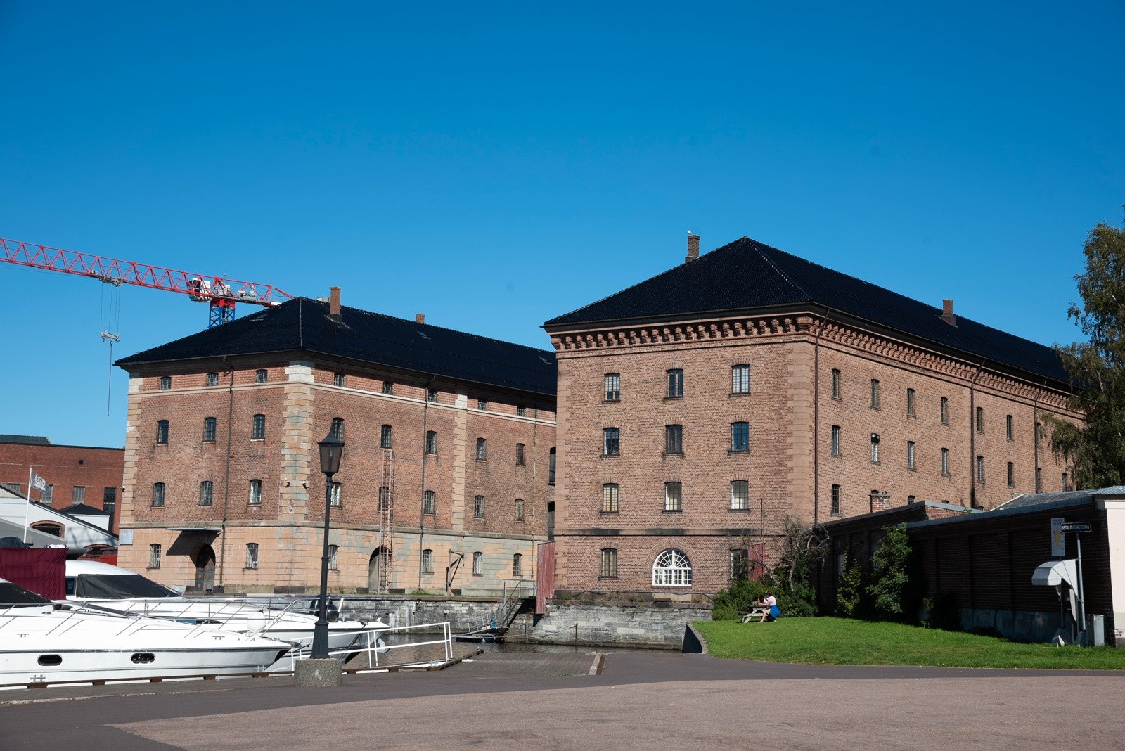 På Karl johans vern finner du fine turstier og flere museer Galleribilde