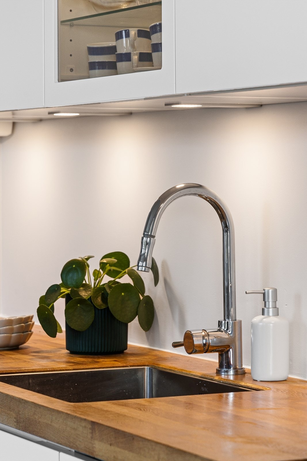 Nedsenket kum i rustfritt stål. Galleribilde