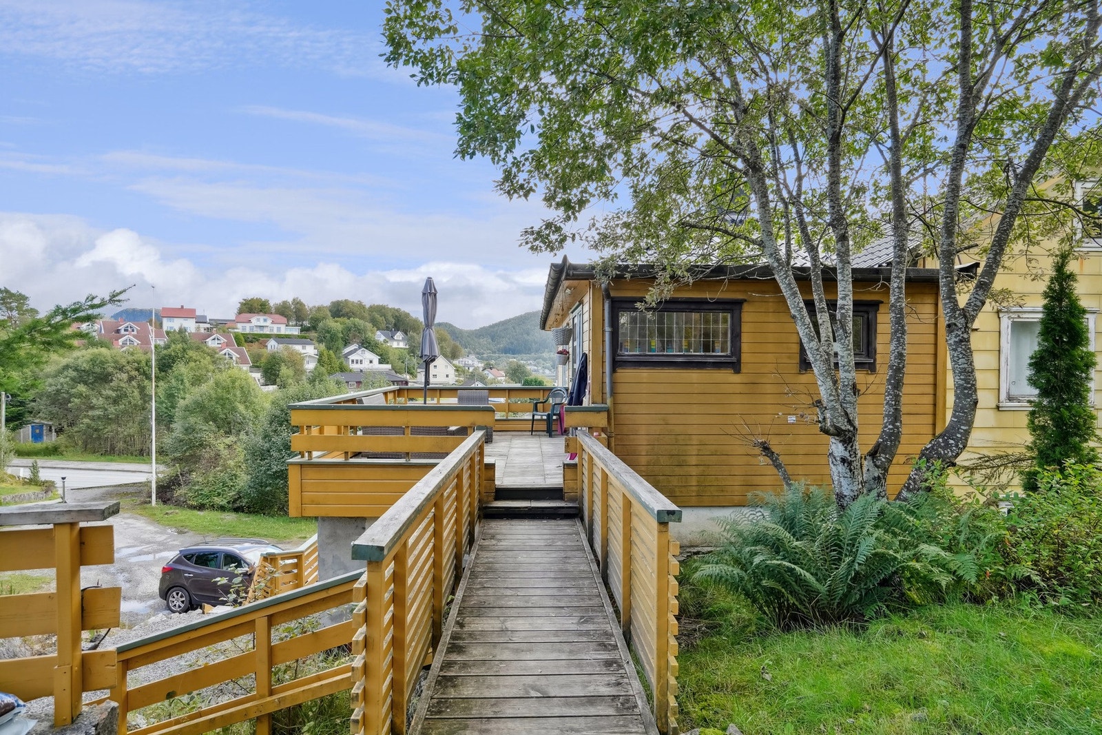 2.etasje inneholder 3 soverom, stue, kjøkken og bad Galleribilde