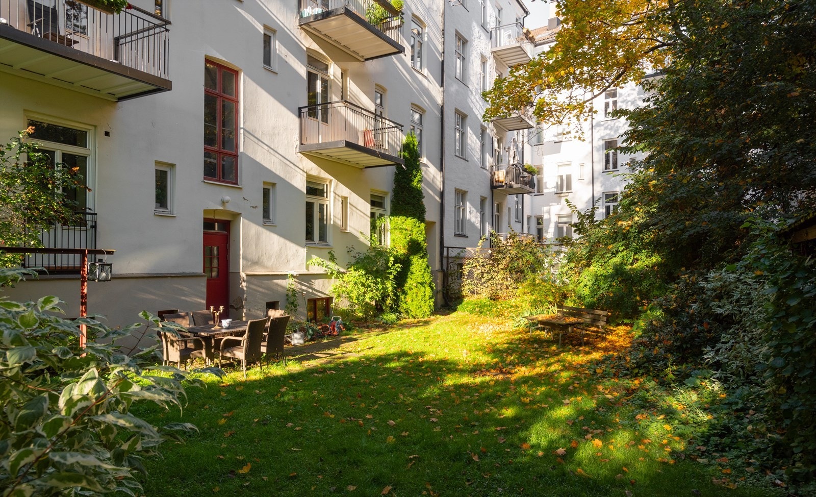 Sameiets bakgård. Galleribilde