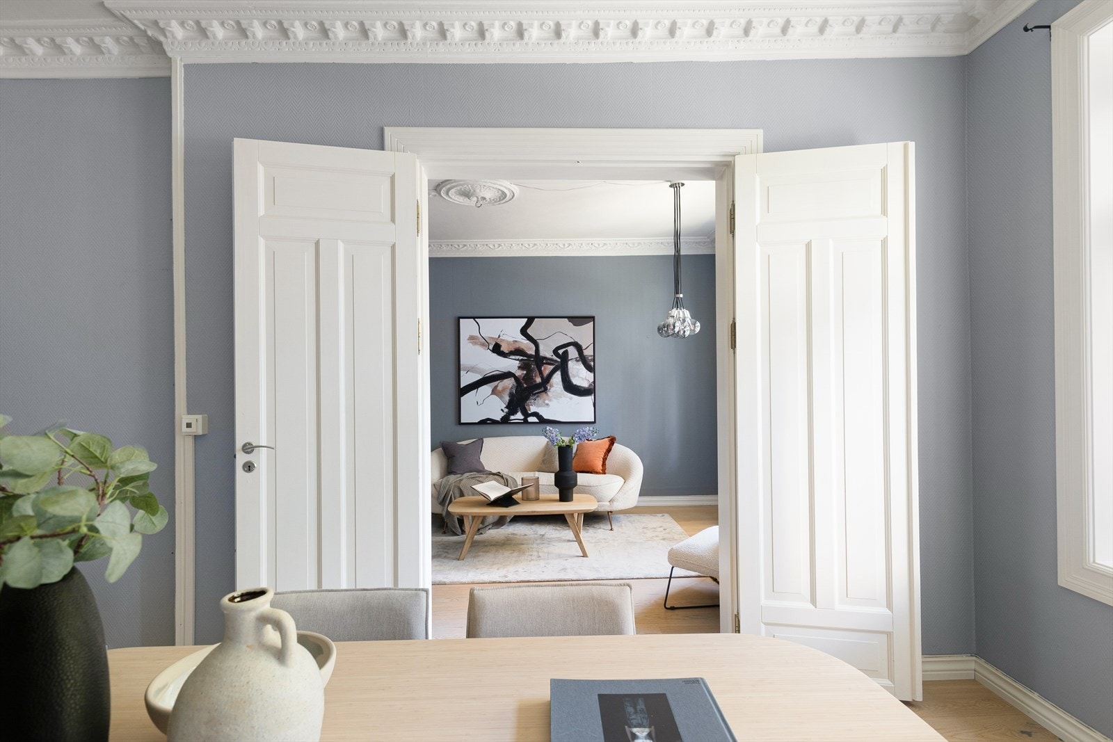 Flott, klassisk dobbel fløydør. Galleribilde