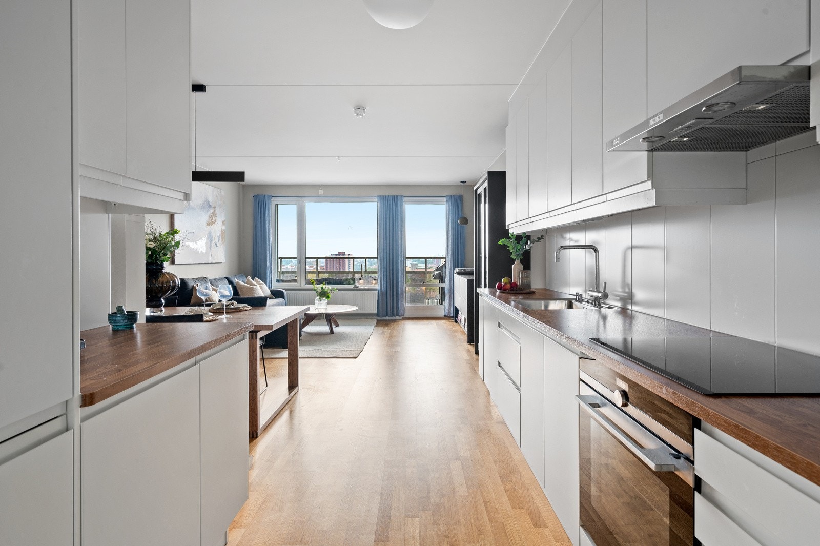 Kjøkkenet er utstyrt med Integrerte hvitevarer. Galleribilde