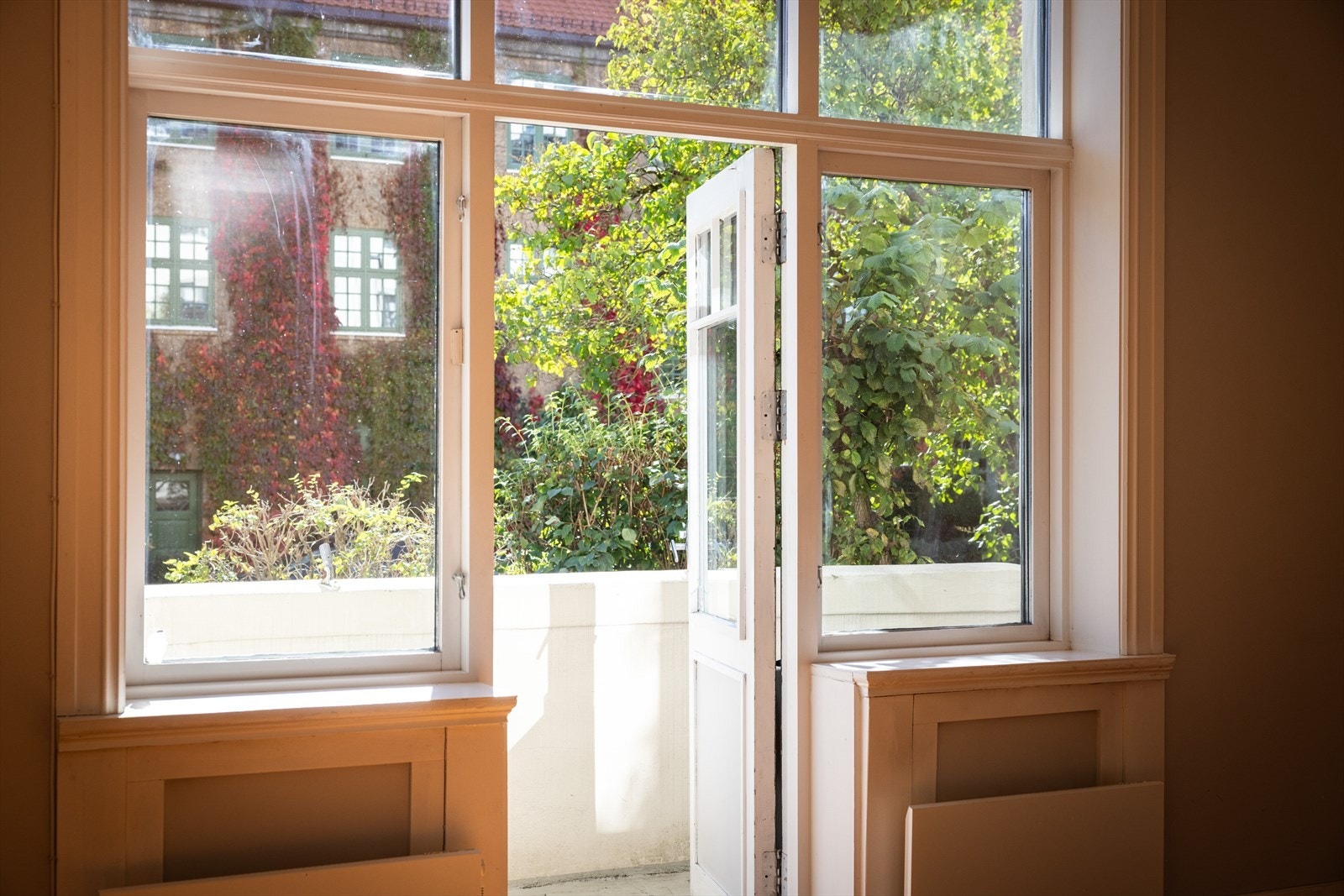 - Utgang til balkong fra den ene stuen - Galleribilde