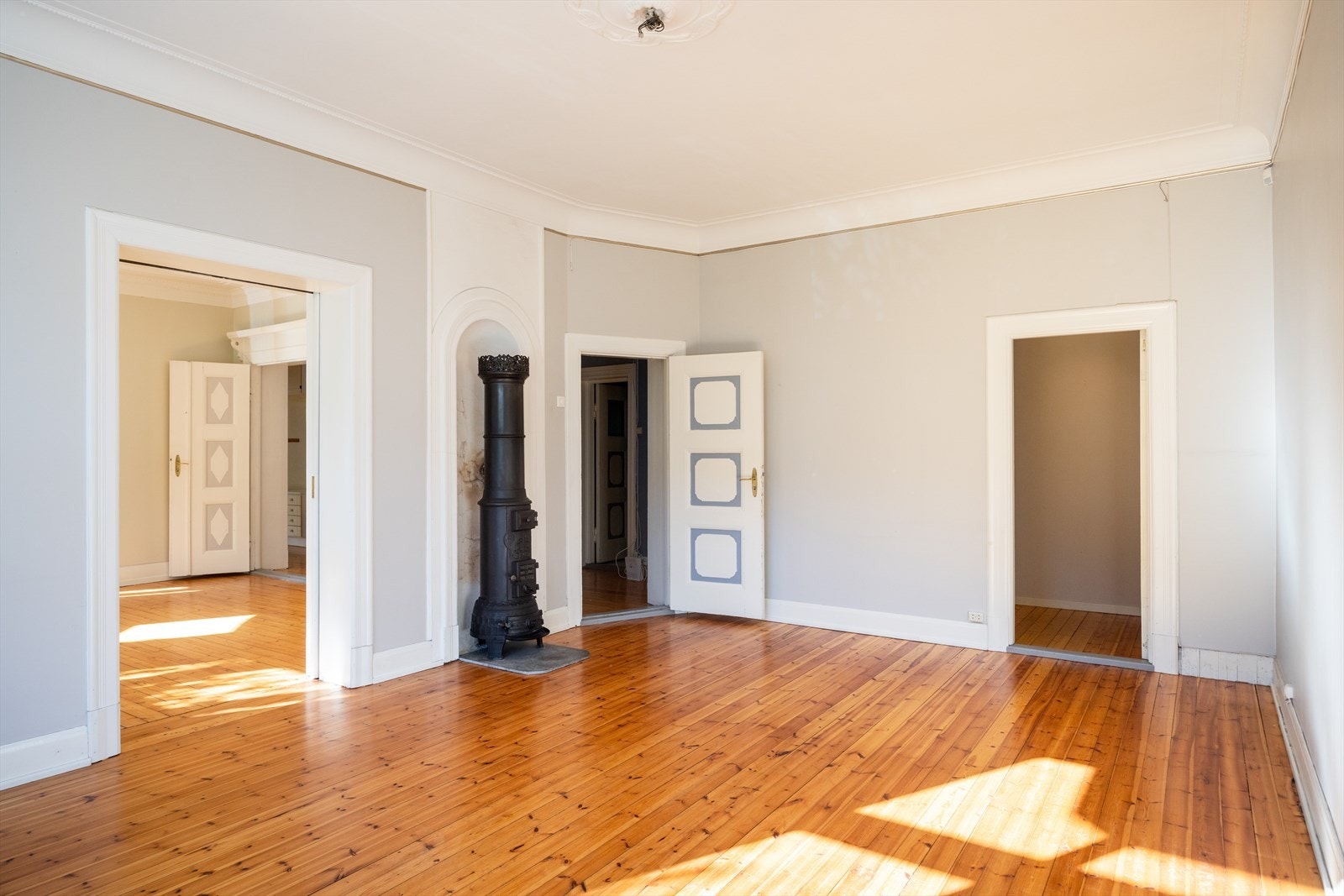 - Alternativt kan kjøkken flyttes til en av stuene - Galleribilde