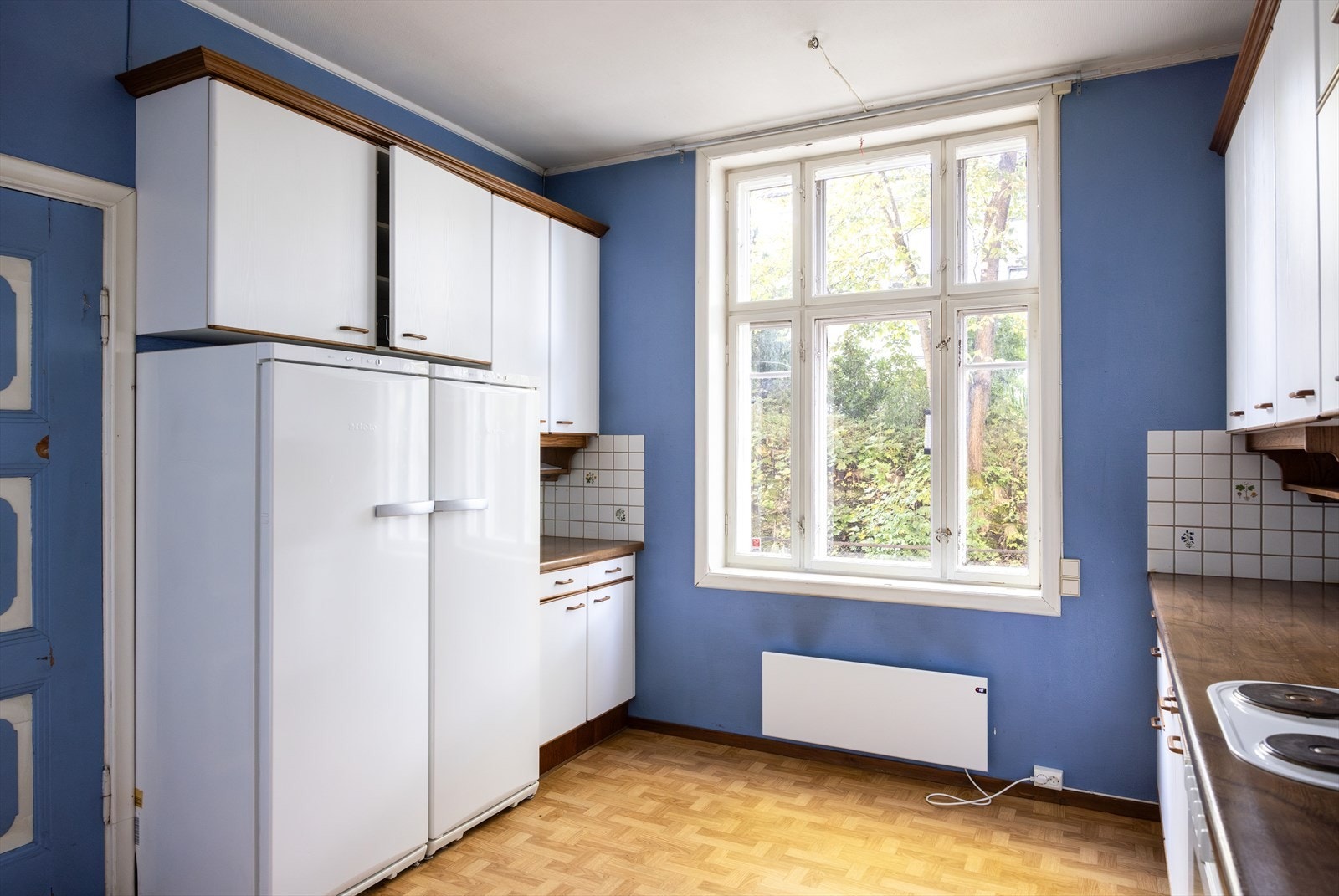 - Integrert koketopp, stekeovn og oppvaskmaskin. Kullfilterventilator. - Galleribilde