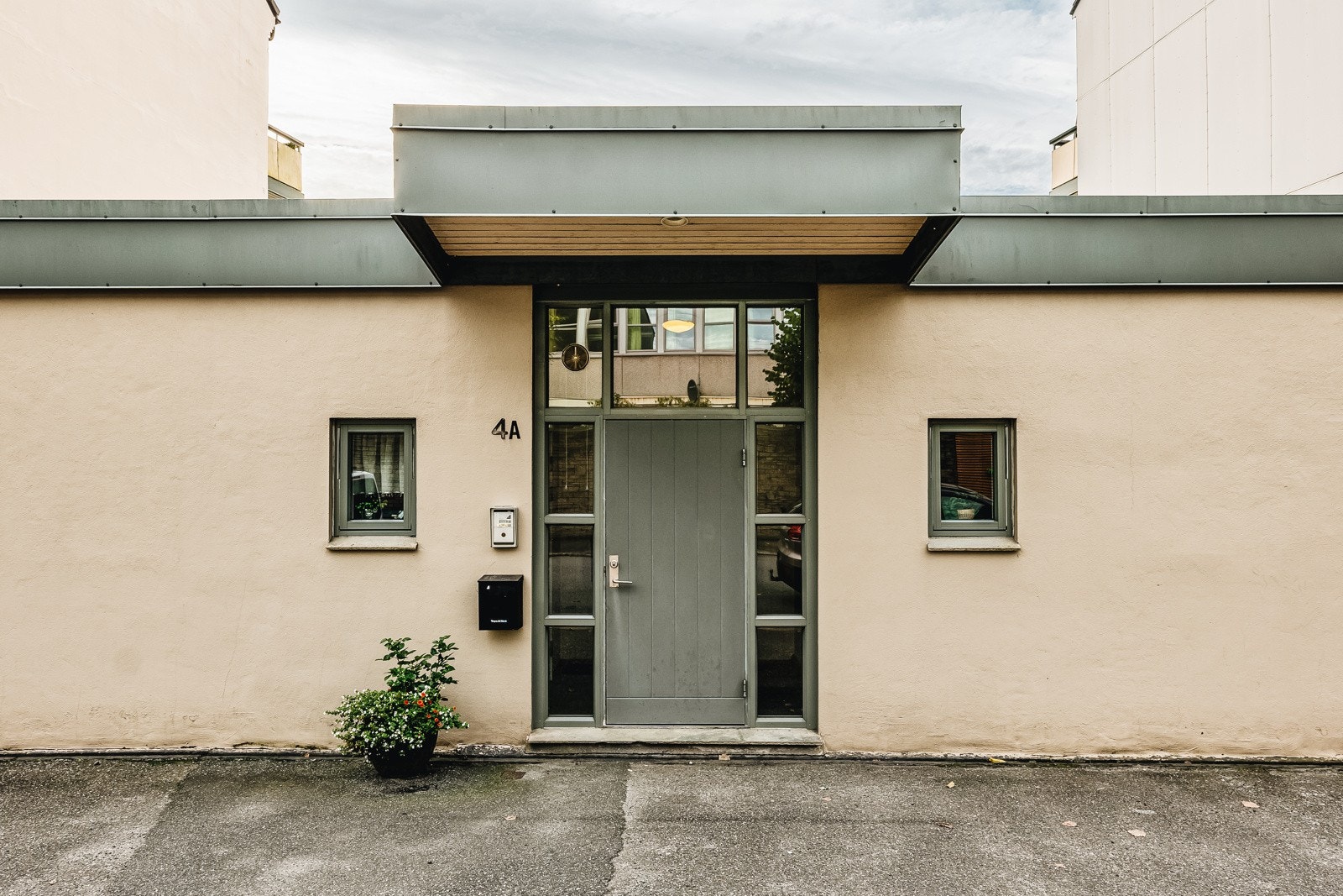 Leiligheten har trappefri adkomst fra Amalie Skrams vei, praktisk med tanke på tilkomst med barnevogn etc. Galleribilde