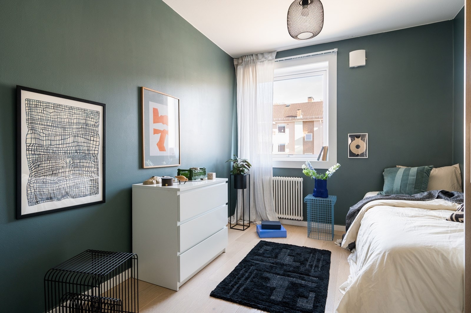 Soverom 2 er av god størrelse og er perfekt som barnerom, gjesterom eller kontor. Galleribilde