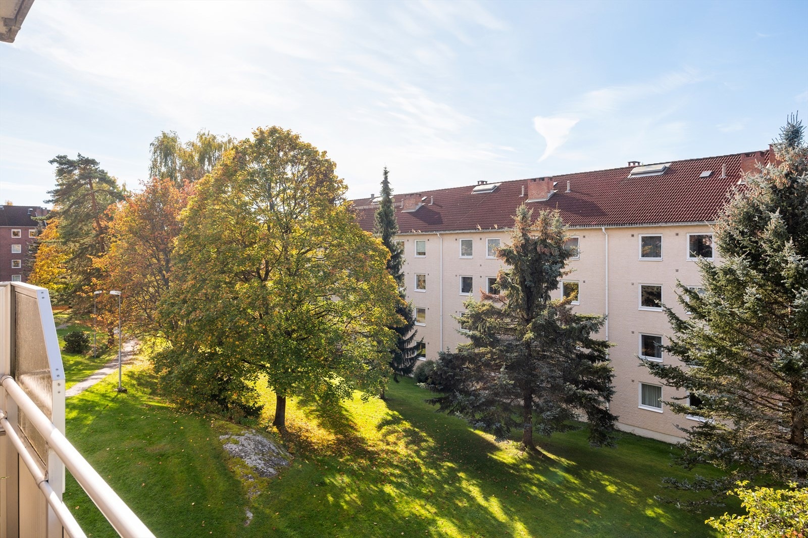 Grønt og fritt utsyn fra balkongen. Galleribilde