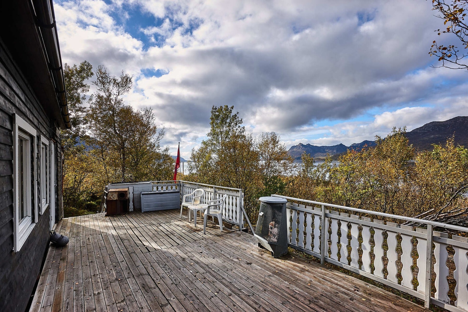 Her kan du nyte både solen på dagtid og midnattssolen på kvelden. Galleribilde