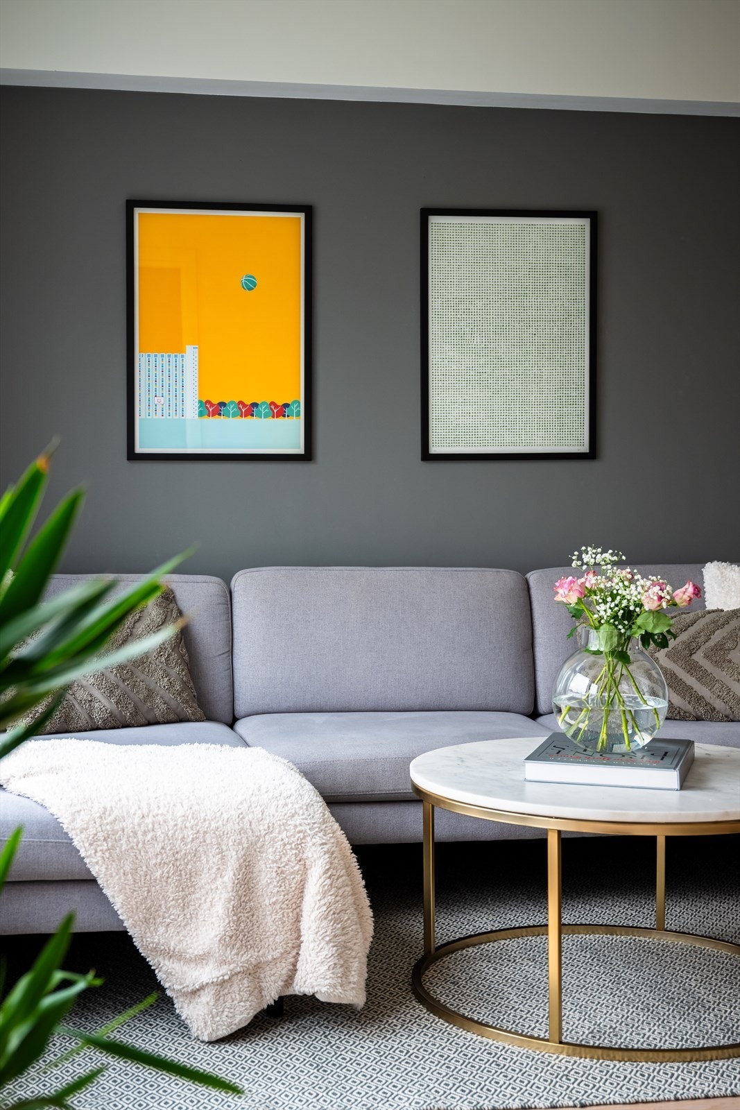 Felleskostnadene er på kr 3 756,- per mnd og det er ingen fellesgjeld. Galleribilde