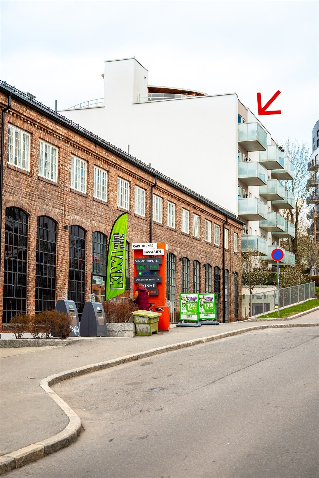 Borettslaget ligger rett ved siden av Carl Berner passasjen. Her finner du alt du måtte trenge i hverdagen. Galleribilde