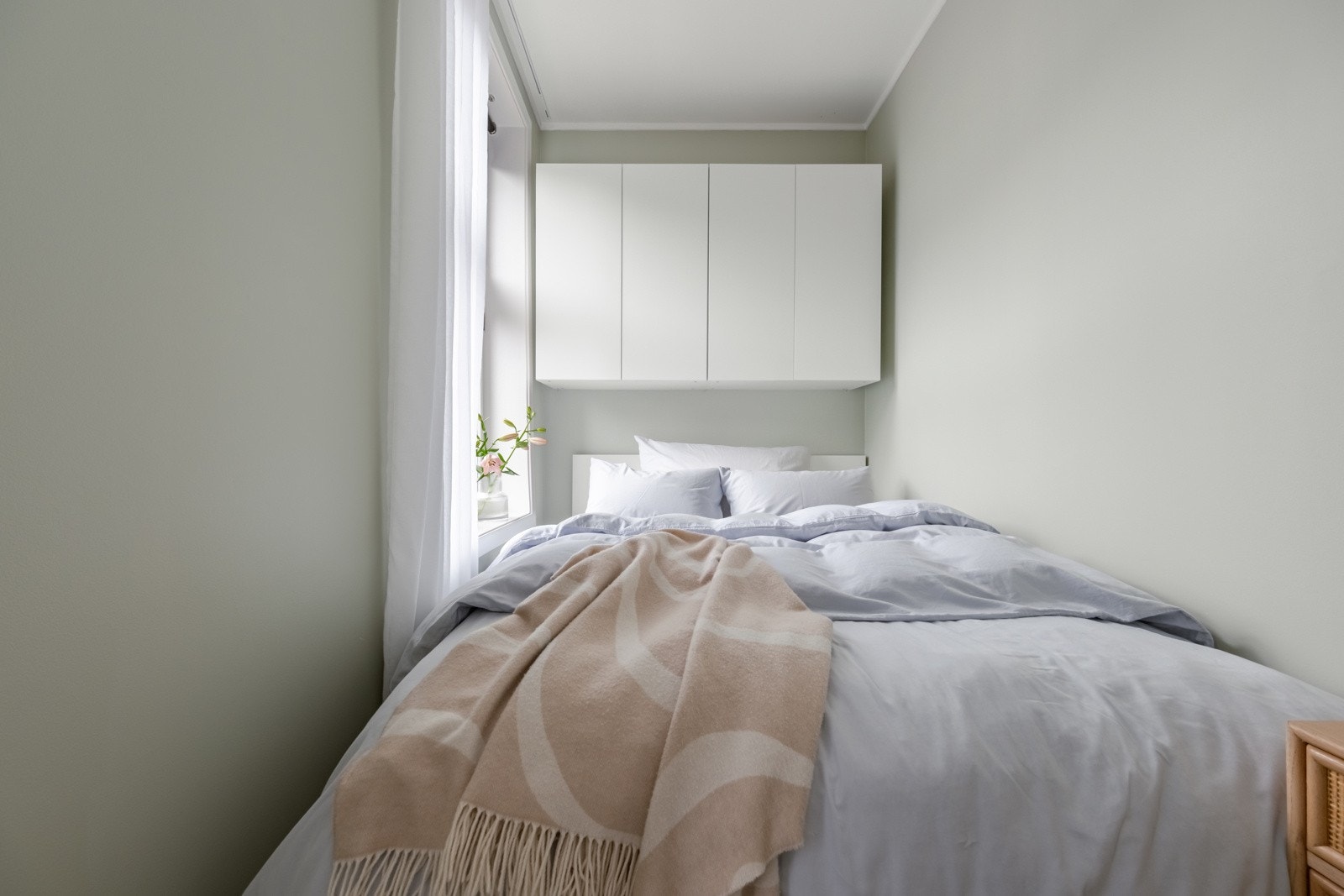 Sengen som står her i dag måler 140 cm bred. Galleribilde