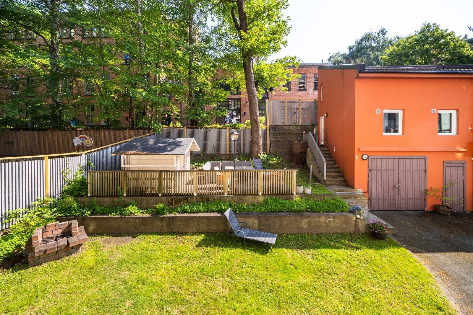 Borettslaget har en hyggelig, felles bakgård til glede for beboerne. Galleribilde