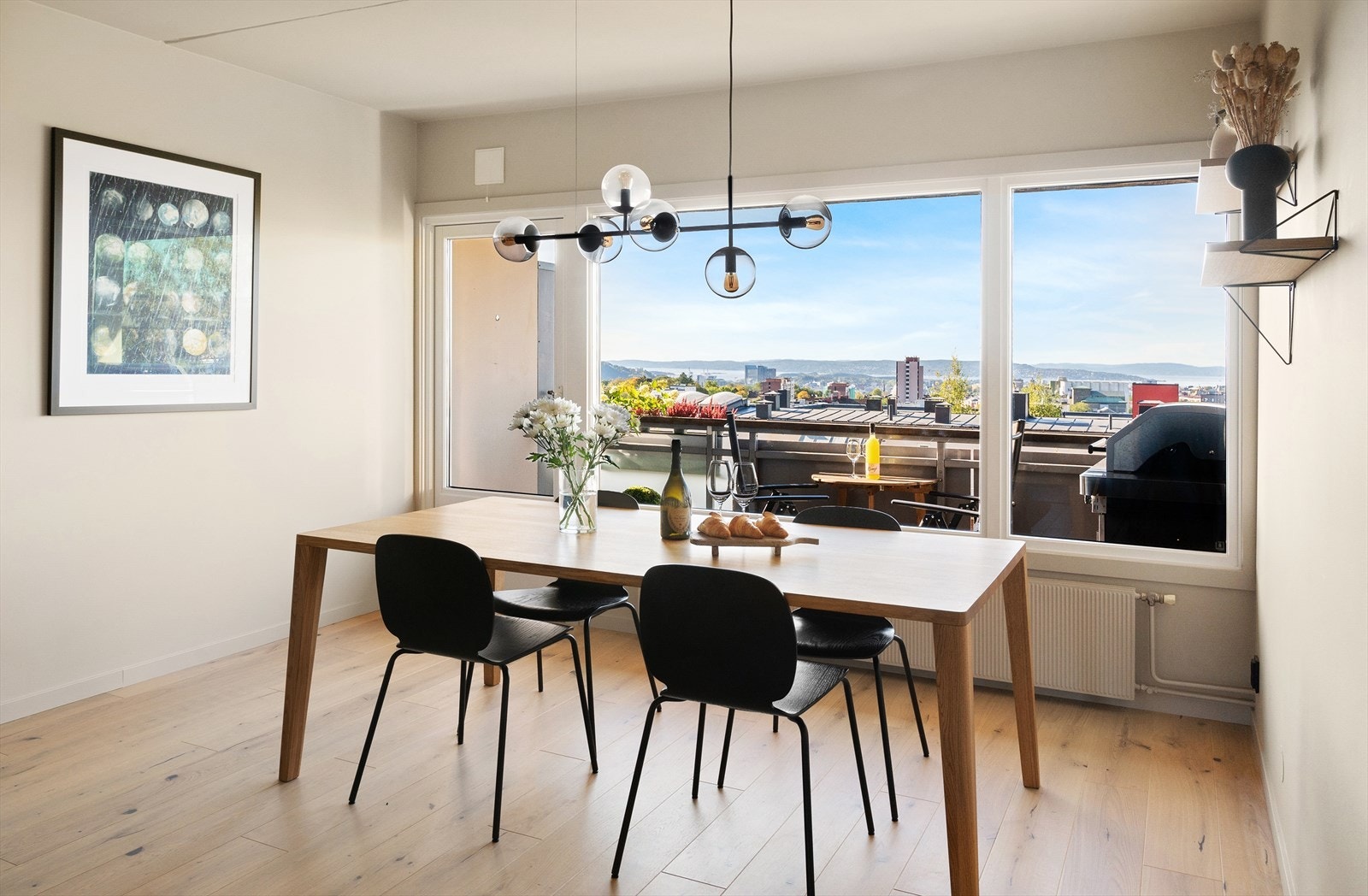 Meget lekker 3r toppleilighet med sydvestvendt balkong og heis Galleribilde