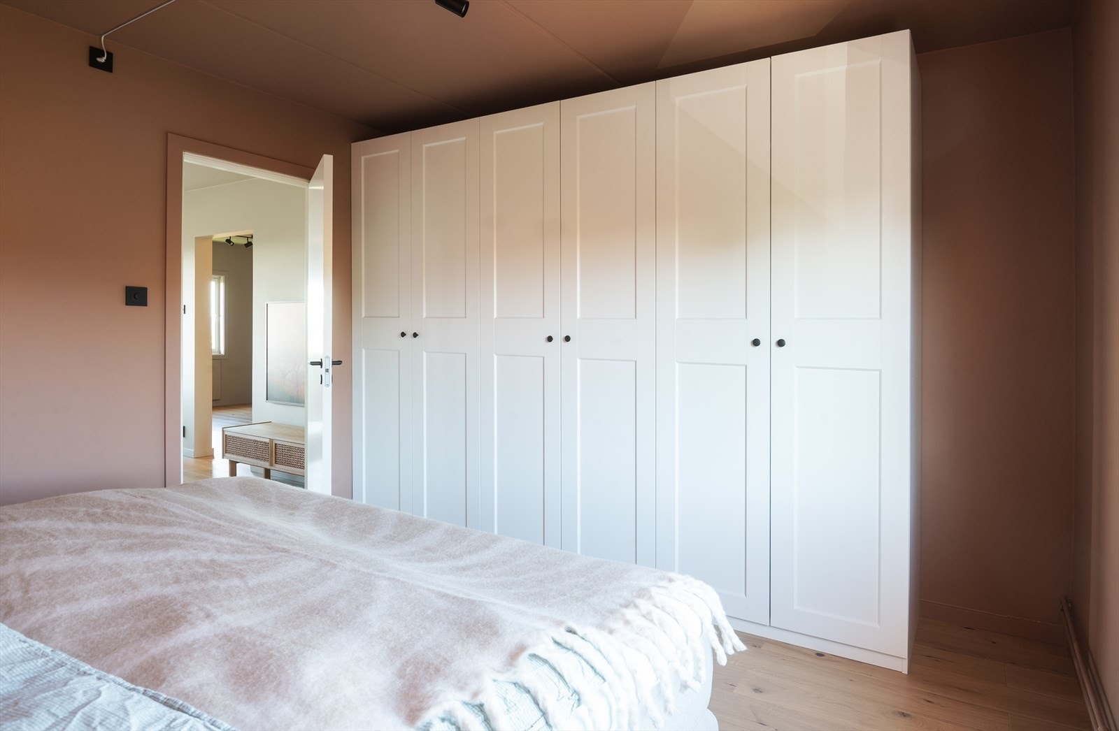 Rikelig med garderobeplass Galleribilde