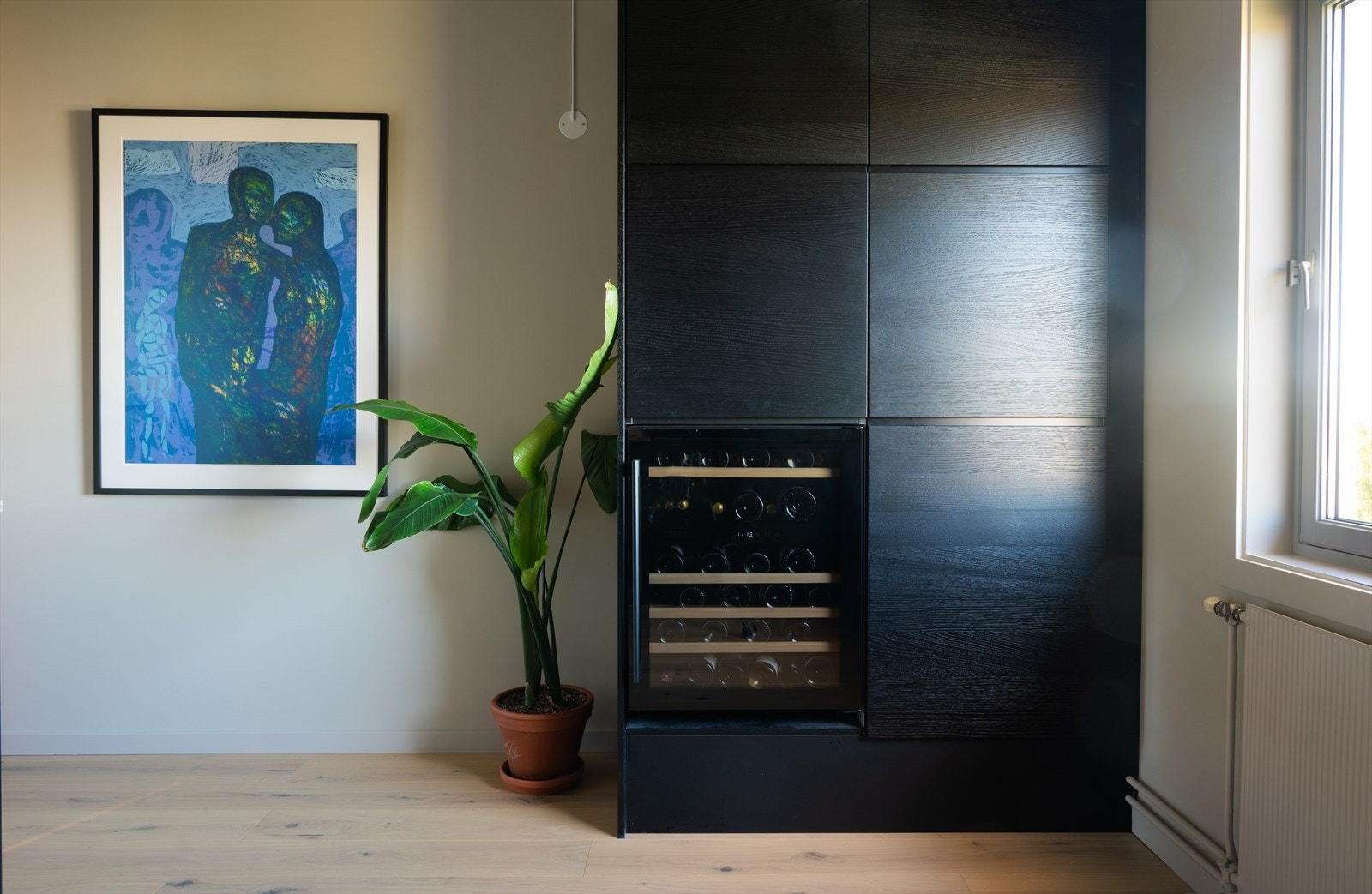 Ekstra skapplass med eget vinskap Galleribilde