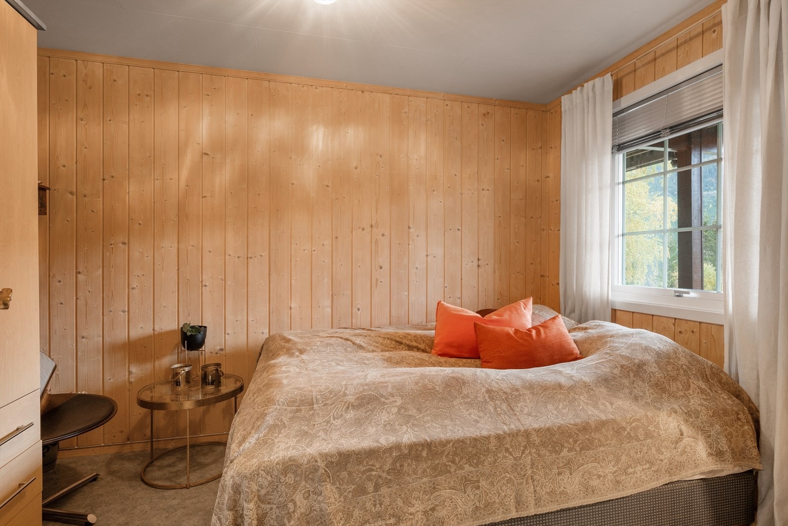 Soverom med god plass til senger og skap av ulik størrelse etter egne behov. Galleribilde