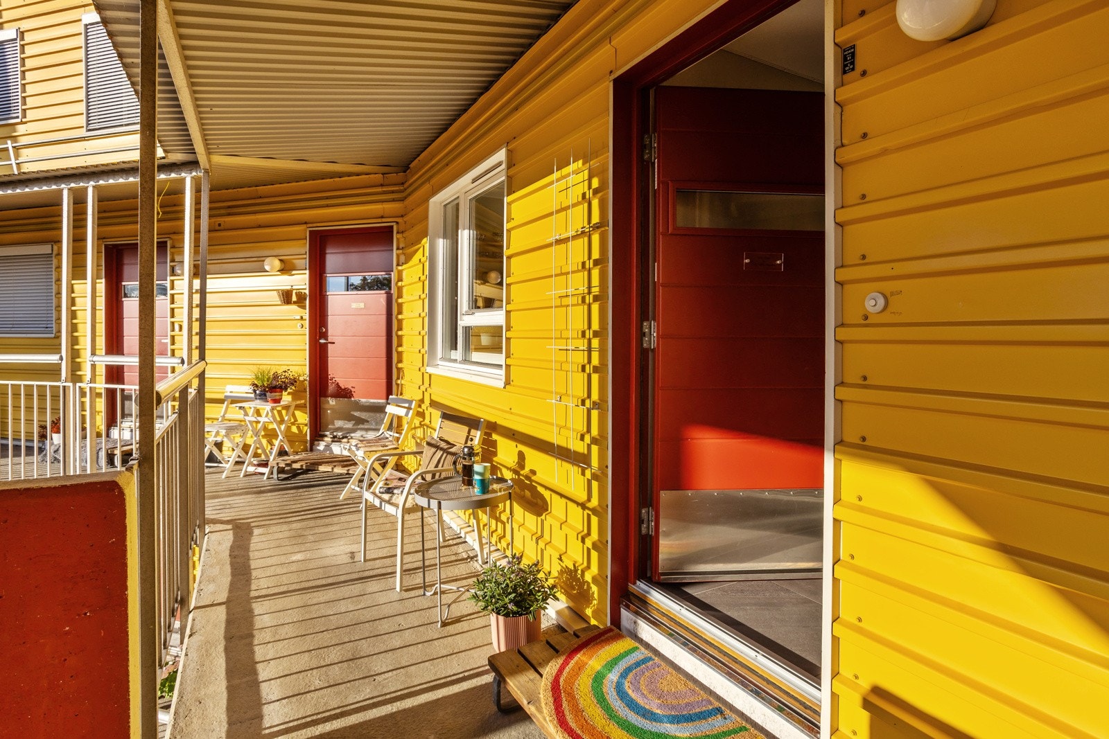 Toppleilighet med egen inngang fra hyggelig svalgang. Galleribilde