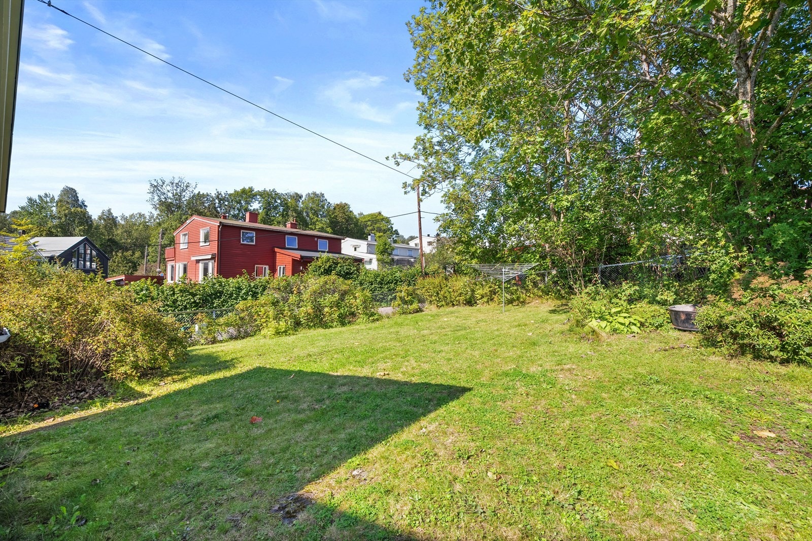 Boligen har en solrik hage Galleribilde