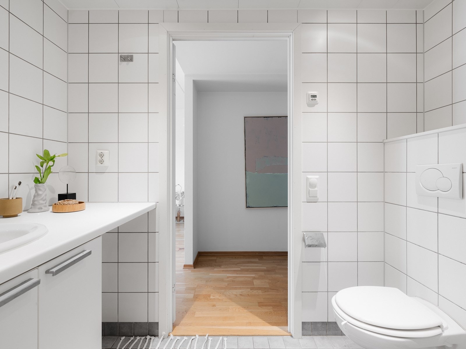 Varmekabler i gulv sørger for en god lunk året rundt, og spesielt behagelig på de kjøligere dagene. Galleribilde