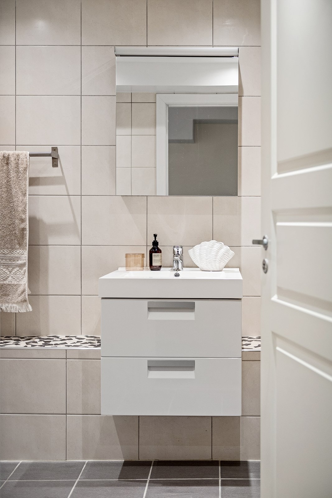 Overflater er belagt med fliser og gulvvarme. Galleribilde