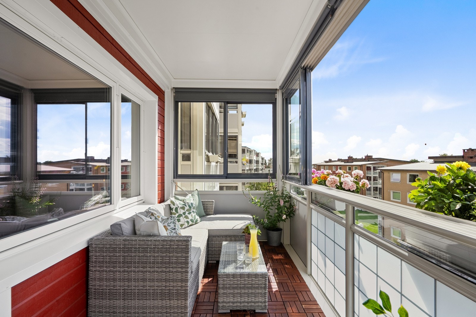 Balkongen har god plass til diverse utemøblement, og det er tillatt å grille med gass- og elektrisk grill. Galleribilde