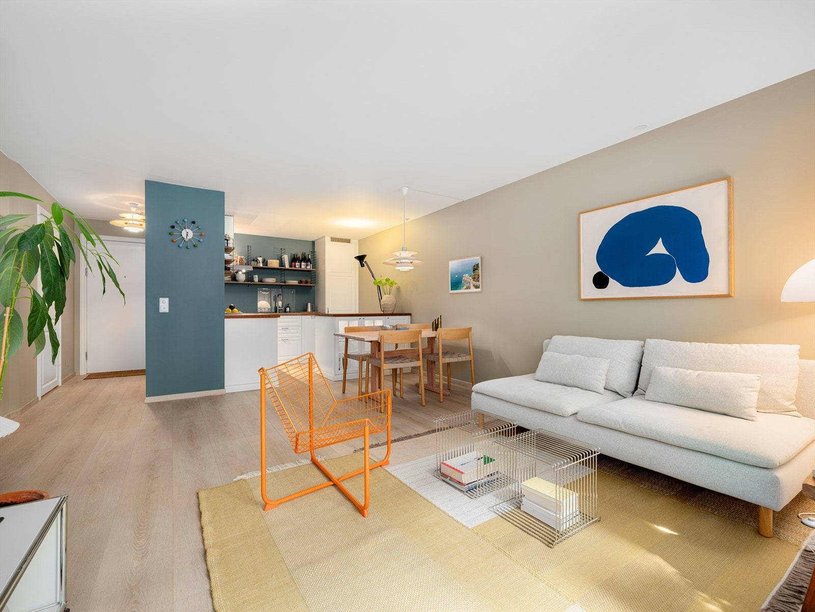 Her har du en optimal planløsning med naturlig fordeling og store rom Galleribilde