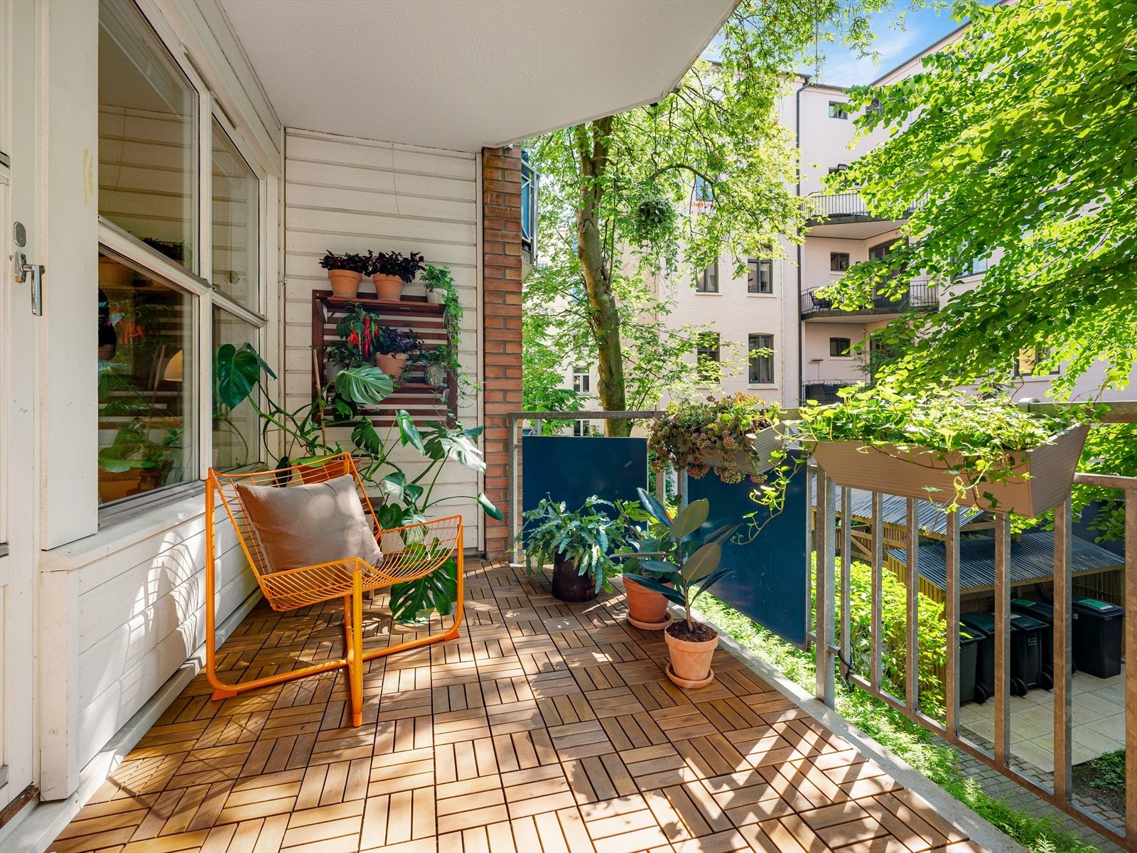 Her er det plass til sittegruppe og beplantning Galleribilde